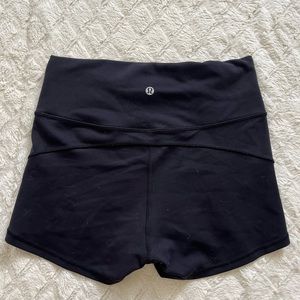 Lululemon Shorts 🩳 Womens size 8